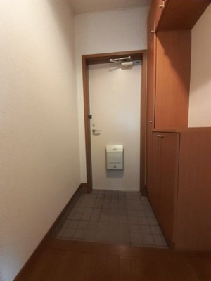 【玄関】 | ラフィネ　Ａ | 明るい玄関です