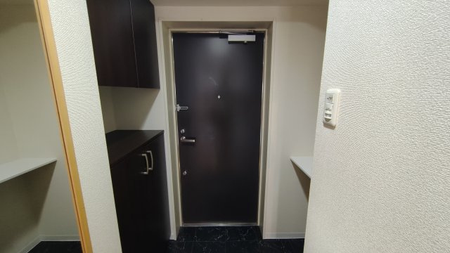 エル・セレーノ石屋川の玄関