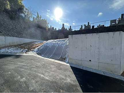 府中町八幡3丁目の前面道路含む現地写真