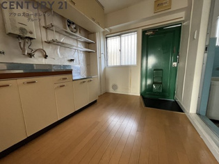 向川原土井マンションの居間