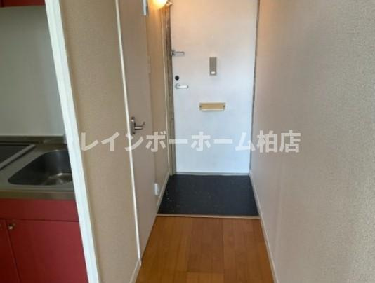 特典：仲介手数料が無料です!!の玄関|ゆったりとした玄関です