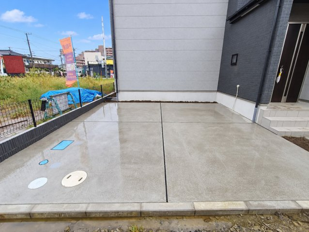三郷市　高州1丁目　新築戸建　全2棟の玄関|施工例です