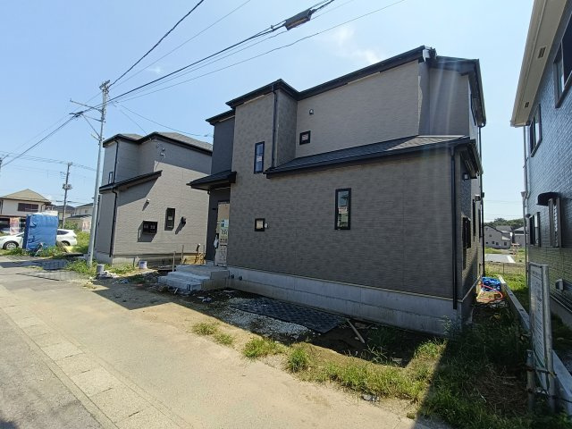 三郷市　高州1丁目　新築戸建　全2棟の前面道路含む現地写真|前面道路含む現地写真です