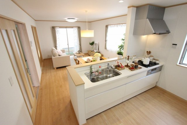 三郷市　高州1丁目　新築戸建　全2棟の居間・リビング|施工例です