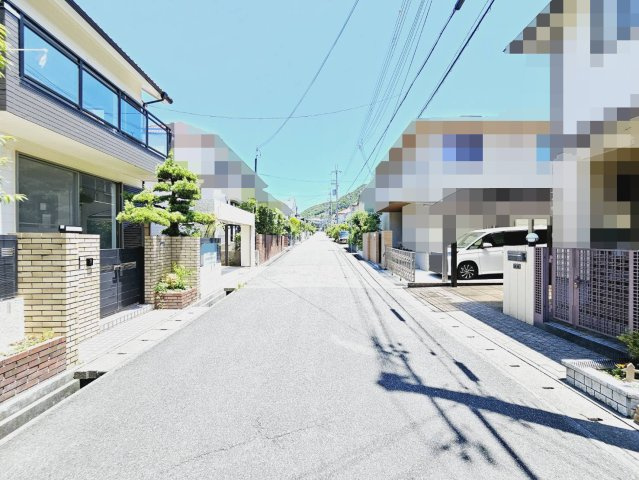 多井畑東町戸建の前面道路含む現地写真