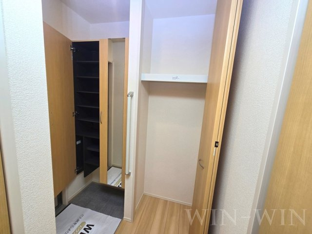 ラフィネの玄関|イメージ（同建物内・同間取りの写真）