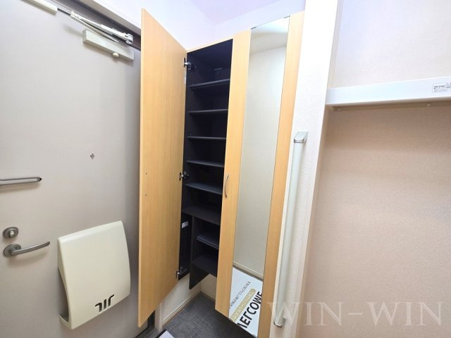 ラフィネの玄関|イメージ（同建物内・同間取りの写真）