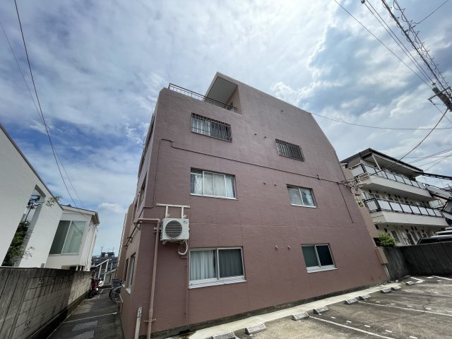 池第一コーポの駐車場
