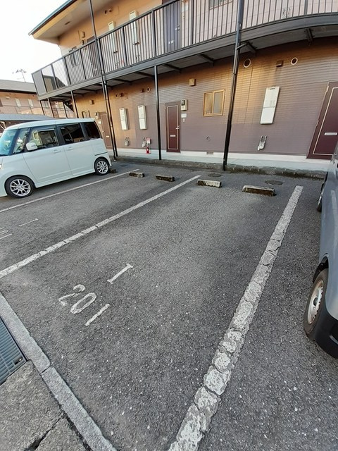 ファミールあぞのⅠの駐車場|駐車場