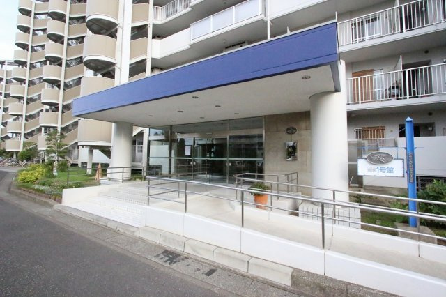 パークフィールドみさと３街区１号館のエントランス|落ち着いたエントランスです