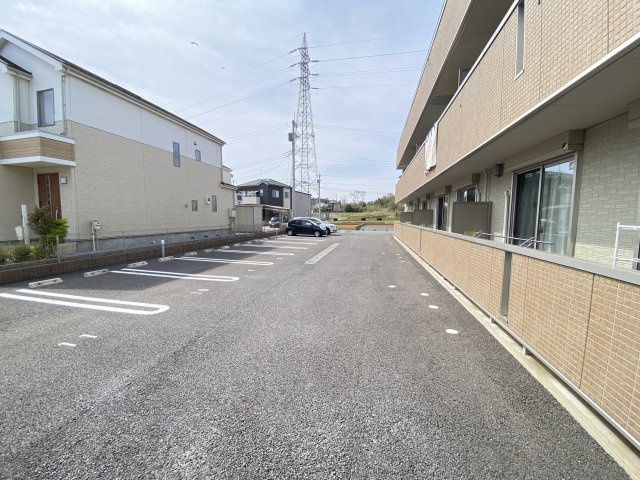 グランシャリオの駐車場