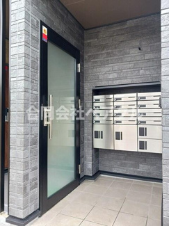 【エントランス】 | アビィ　ロード | 建物の内部です