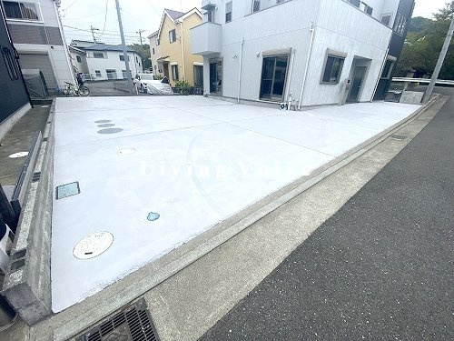【仲介手数料０円】小田原市田島　中古一戸建ての駐車場|小田原市田島　中古一戸建て