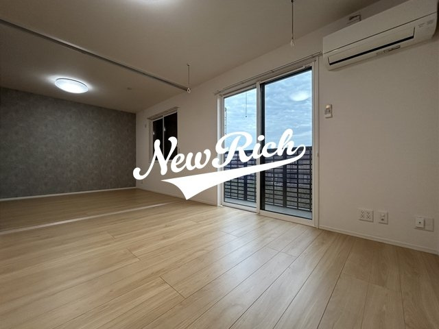 伊勢崎市東小保方町のアパートのバルコニー