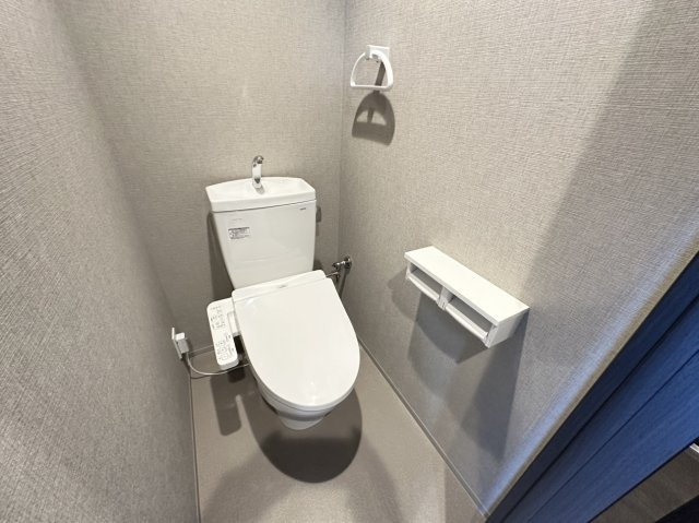 ディアレイシャス名駅WESTのトイレ|※同物件他部屋写真
反転、色違いの場合有
現況優先