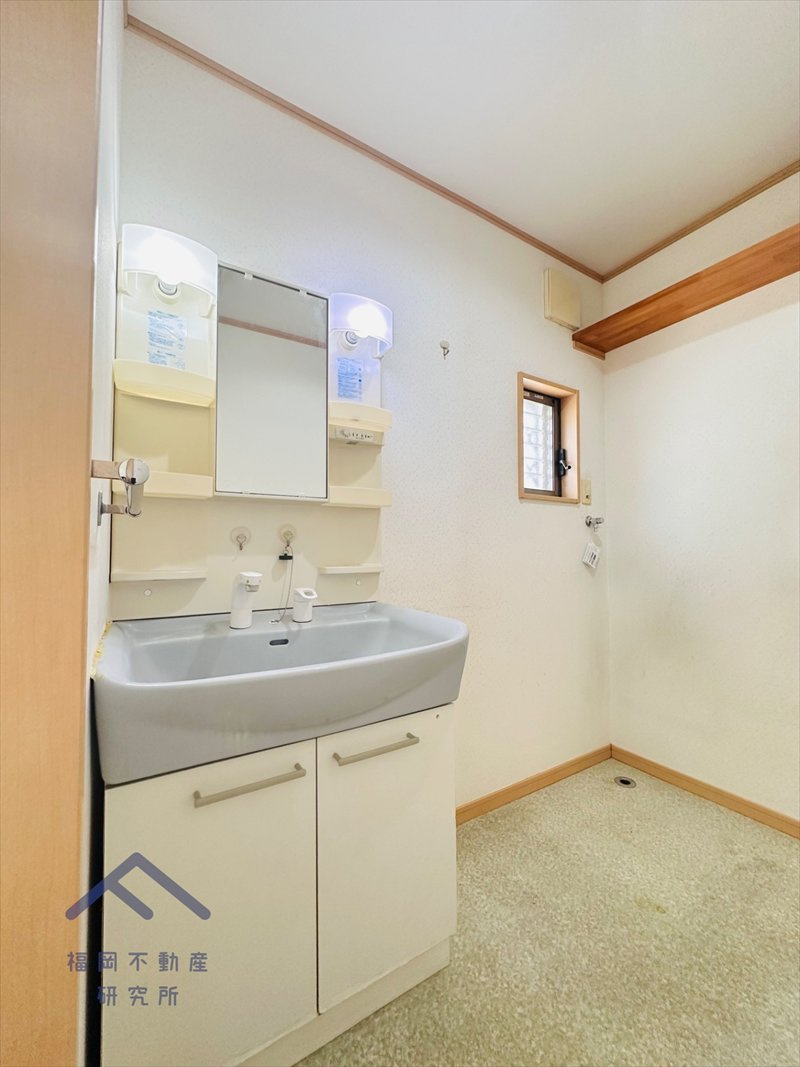 糟屋郡粕屋町酒殿２丁目　戸建ての独立洗面台