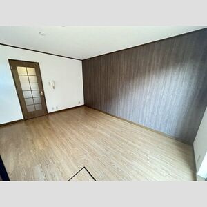 DUPLEX 国王352Aの内装