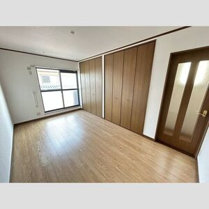 DUPLEX 国王352Aの内装