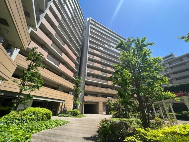 落ち着いた雰囲気の外観です