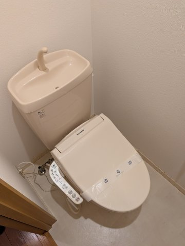 【トイレ】 | テラス夏見台 | 温水便座つきでスッキリ