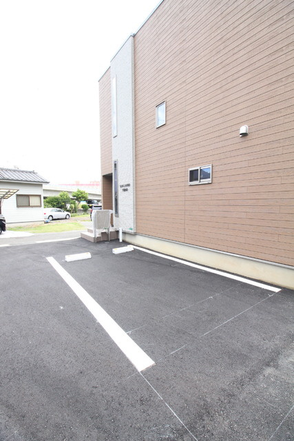 サンラプロ下到津　Ｄ棟 の駐車場