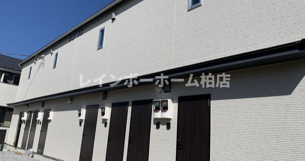 特典：仲介手数料が無料です!!のエントランス|ゆとりのあるエントランスです