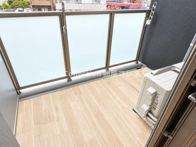 プレサンス名古屋菊井セルカのバルコニー