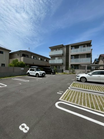 FORBITO　MOZUの駐車場