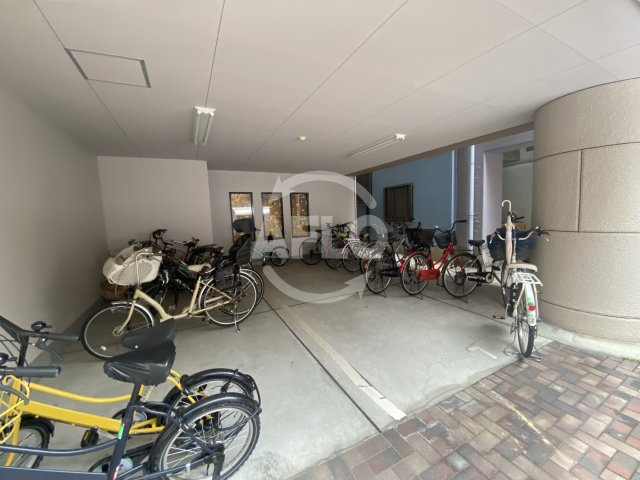 シュロス鶴ヶ丘のその他共用部分|シュロス鶴ヶ丘　自転車置き場