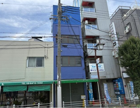 西淀川区テナントビルの外観