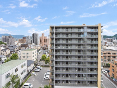 【展望】 | 【上質リノベ】パルハイツ東雲 | 【四季を感じる】
四季の移ろい・爽やかな青空や風を感じられ
自然を愉しめるパノラマビュー。
毎日の暮らしに余裕を感じさせてくれる、
遮る物の無い開放的な眺望を是非、ご堪能ください。