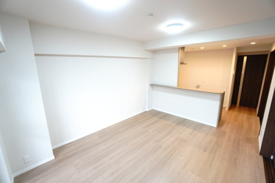 【居間・リビング】 | 【上質リノベ】パルハイツ東雲 | ※写真は同一マンション内の別住戸の施工例です。本住戸も同様の仕様・レイアウトで施工予定ですが、色味等は異なる場合があります。完成イメージとしてご覧ください。