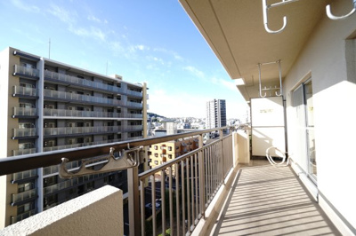 【バルコニー】 | 【上質リノベ】パルハイツ東雲 | ※写真は同一マンション内の別住戸の施工例です。本住戸も同様の仕様・レイアウトで施工予定ですが、色味等は異なる場合があります。完成イメージとしてご覧ください。