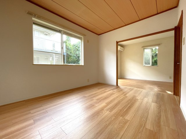 アムスプラザ Bの洋室