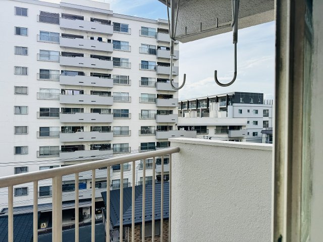 八王子はざま住宅のバルコニー|～西向きバルコニーが2面あります～