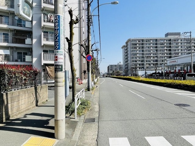 八王子はざま住宅の現況写真|～大通りに面しているので防犯面でも安心～