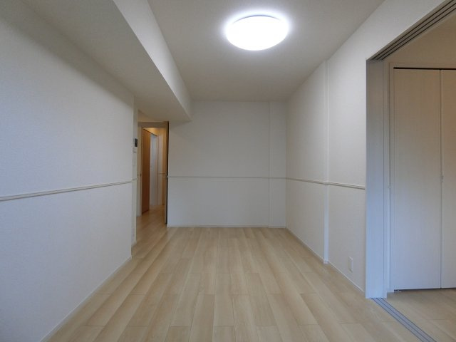 【洋室】 | CASA　SERENA