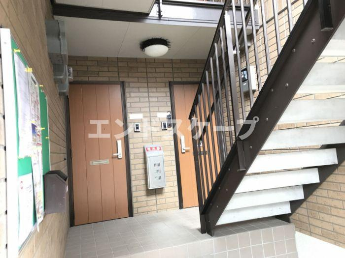 エミリアのエントランス|高崎、前橋のお部屋探しはエンドスケープまで！お客様の理想お聞かせ下さい♪