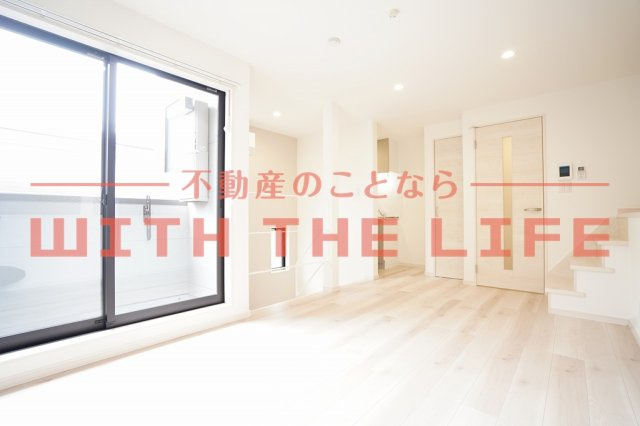 ADC鳥栖ブルク【キャッシュバック対象物件】の居間・リビング|おしゃれな居間です