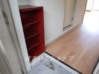 岩岡ビルの玄関