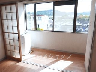 岩岡ビルのバルコニー