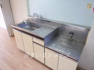 岩岡ビルのキッチン|２口ガスコンロ設置可能