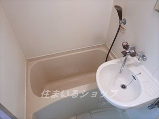 岩岡ビルの浴室