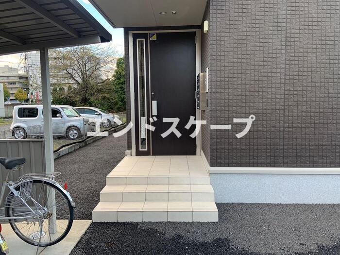 グランテラス中央町のエントランス|高崎、前橋エリアのお部屋探しはエンドスケープまで！お客様の理想お聞かせ下さい♪
高崎、前橋、伊勢崎エリアのお部屋探しはエンドスケープまで！お客様の理想お聞かせ下さい♪