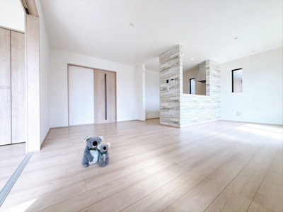 【居間・リビング】 | 高崎市双葉町　新築住宅 | 窓を開けるとスッーと爽やかな風を感じるリビング。家族の笑顔が集まる幸せな空間。