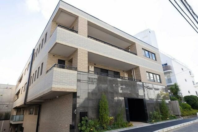 ブラウベルグ表参道の外観