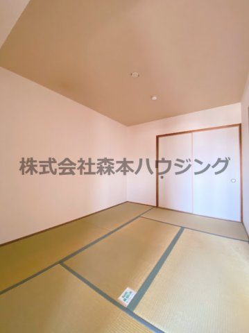【和室】 | 　プラウクリエイト | 畳の上でゆっくりとくつろげる和室です
