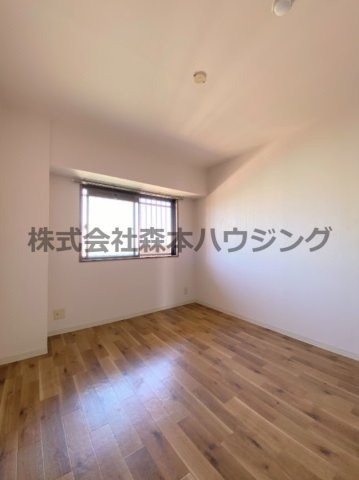 【洋室】 | 　プラウクリエイト | 使い勝手のいい洋室です