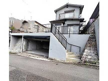広島市安佐南区山本５丁目の中古一戸建の前面道路含む現地写真