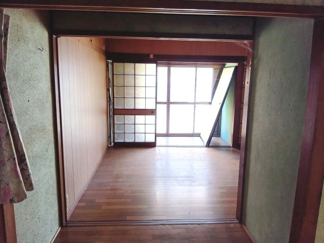 貸家(薊野南町9-18)の洋室|落ち着いた色調の洋室です